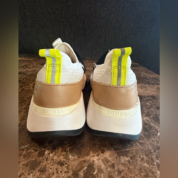 Sorel. Kinetic™ Impact II Strap Sneakers. White/Black. Size 7. - Picture 9 of 11